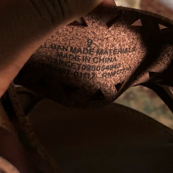 Sandals - Picture 3 of 3